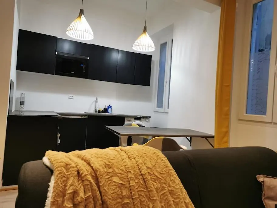 Fully Equipped Apartment Wifi European Hospital Marseille France